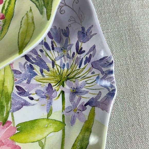 4 Tahari Home Melamine Salad Plates 9" Scalloped Spring Floral Wildflowers NEW - Picture 5 of 9
